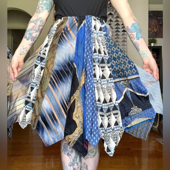 👔 Necktie Festival Skirt 👔 - Picture 4 of 16